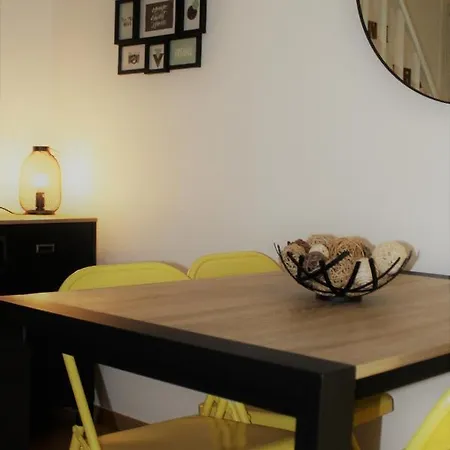 Apartment Duplex Au Centre Avec Parking - L'etoile *