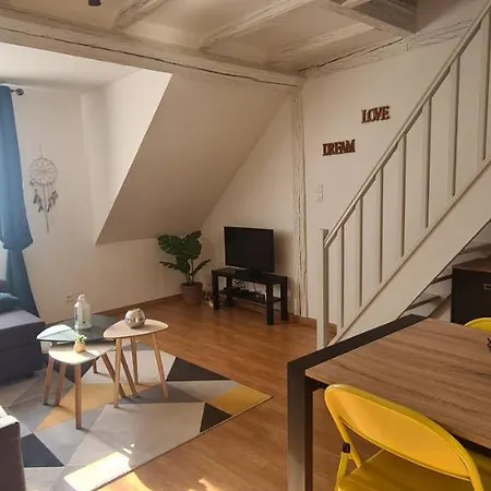 Duplex Au Centre Avec Parking - L'etoile