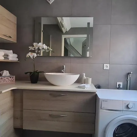 Apartment Duplex Au Centre Avec Parking - L'etoile *